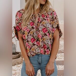 Floral short sleeve blouse NWT